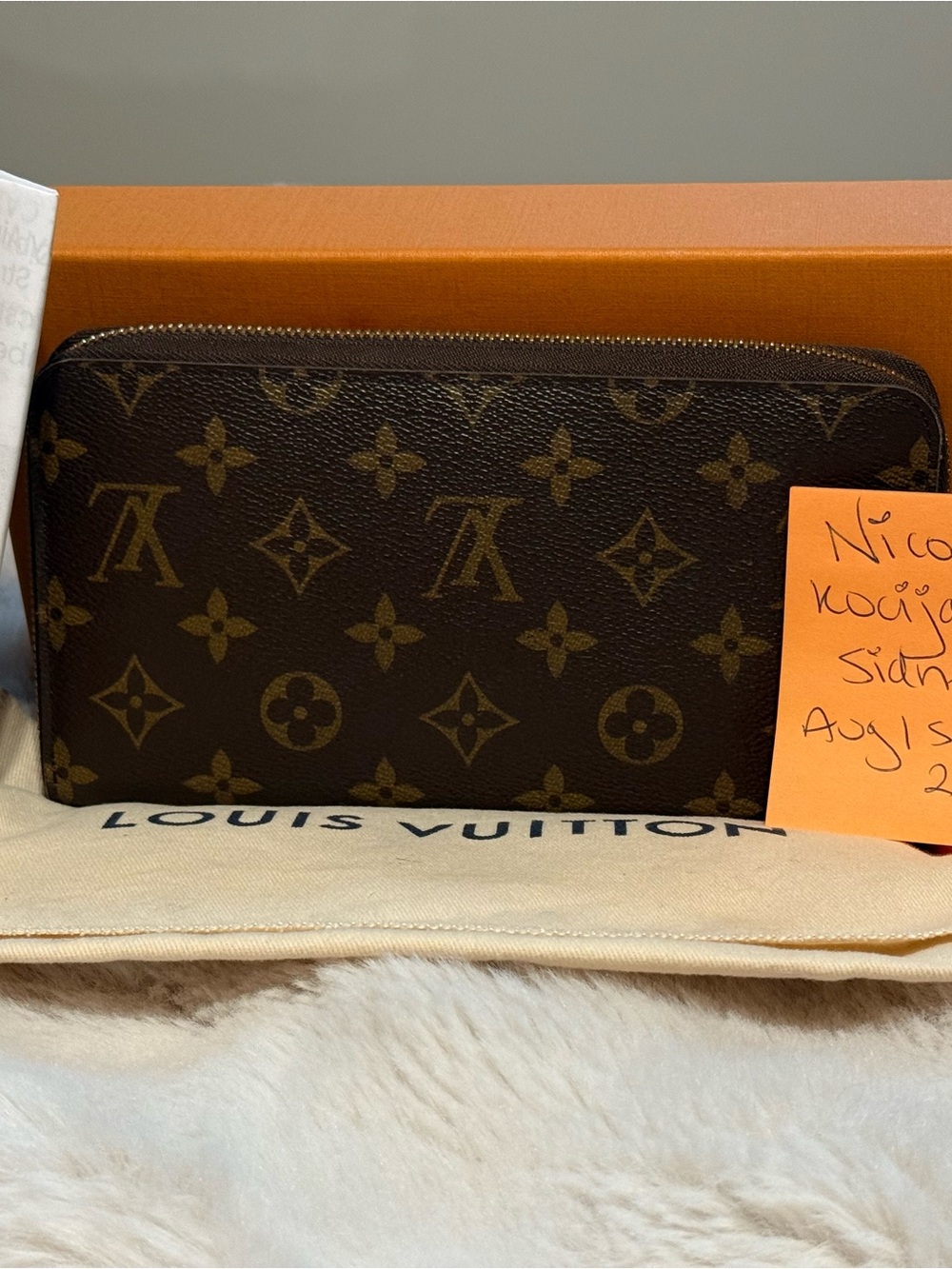 7️⃣2️⃣5️⃣ Louis Vuitton Monogram Zippy Organizer Wallet